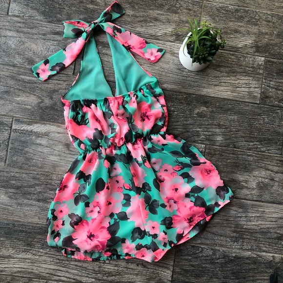 Floral Halter Top Romper - Picture 2 of 7